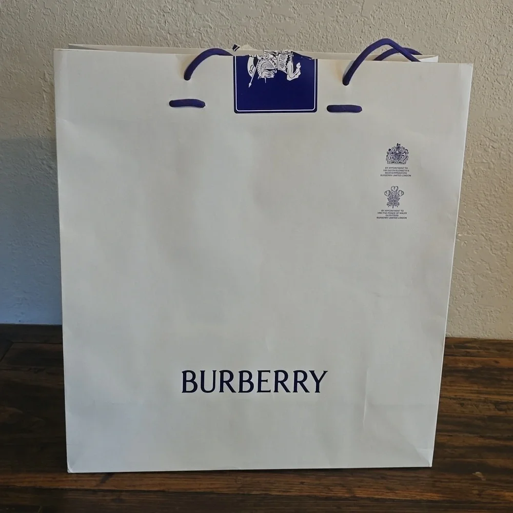 Burberry large gift bag16.5 x 18 x 6.5